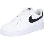 Nike Sportswear Matalavartiset tennarit 'Air Force 1 '07' musta / valkoinen